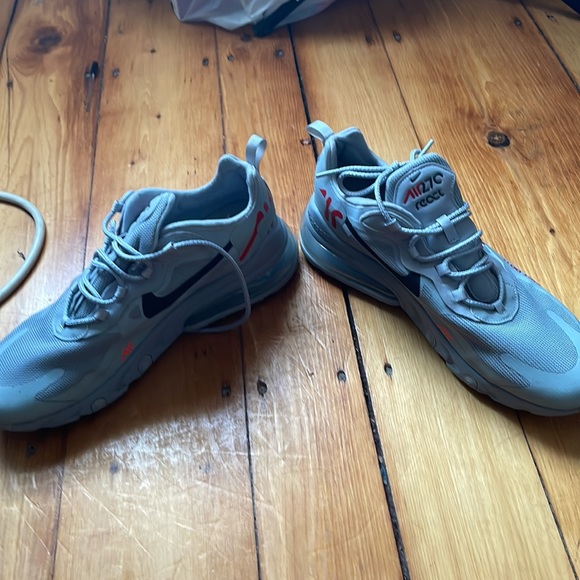 Mens Nike 270 react size 10.5 worn once - Picture 4 of 4